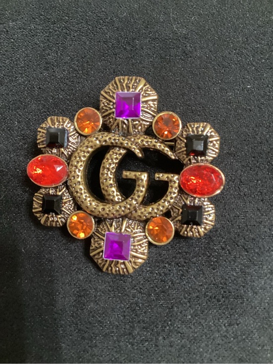 Jewelry - Gucci pendant.